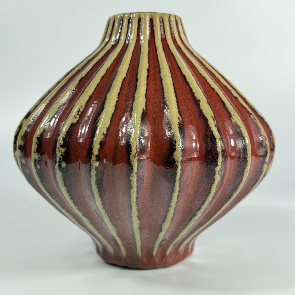 Global Views Art Pottery Decorative Vase Red Glazed Ribbed Mid Century‎ Modern